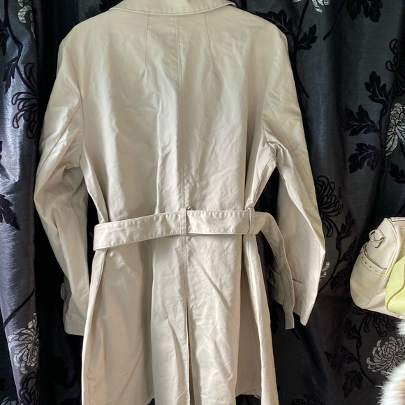 Banana Republic Trench ( Beige- not Tan) - Picture 5 of 6
